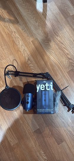 Blue Yeti Microphone (with usb cable)