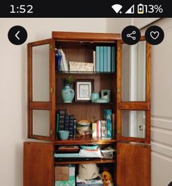 Beautiful Cabinet w/glass doors & shelves $35