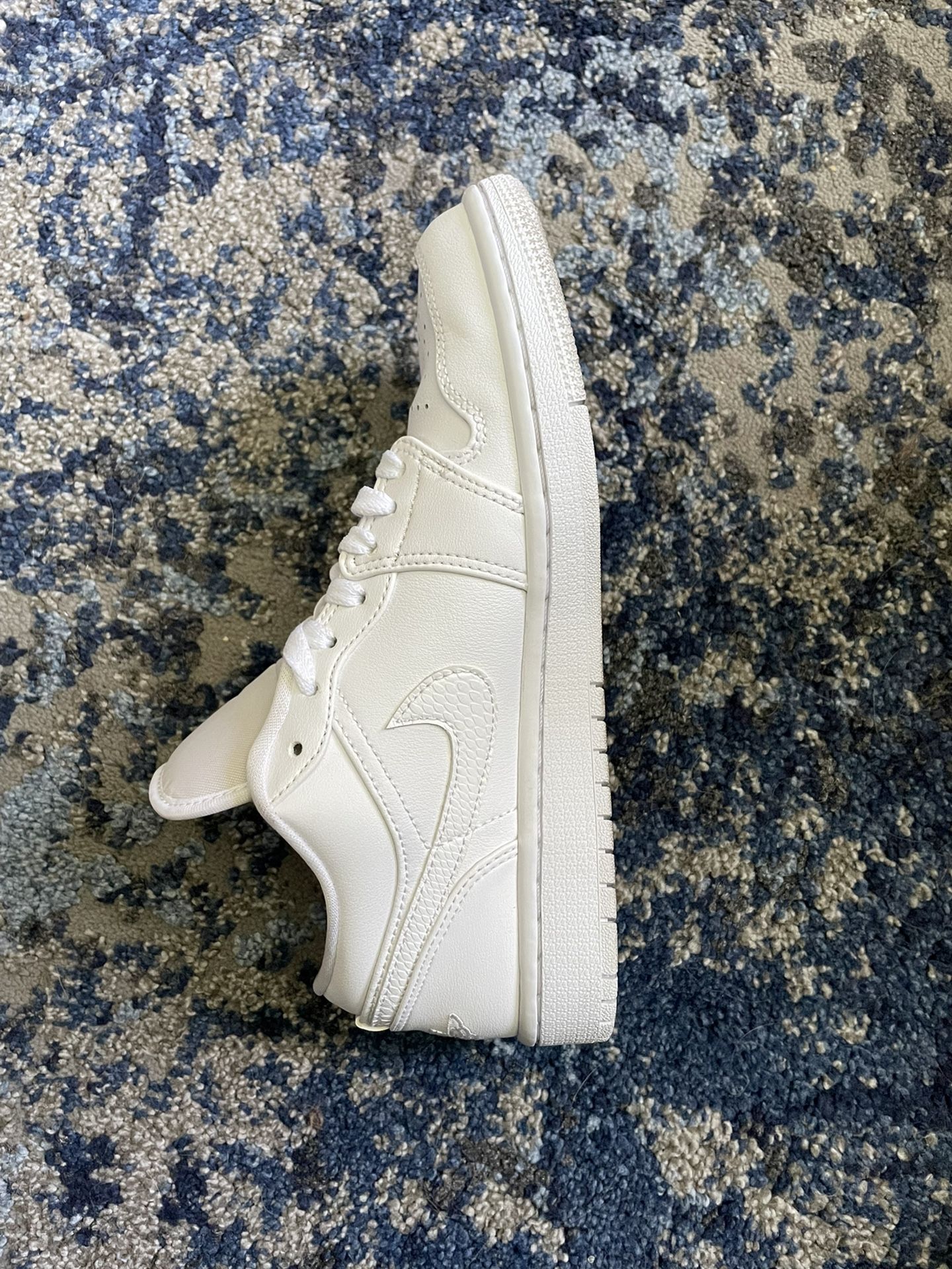 Nike Dunk Low Triple White 2021 W