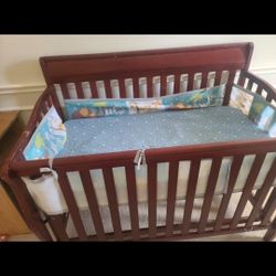 Baby Crib With Mattress 