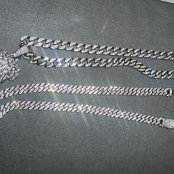 Cuban Chains And One Pendant 