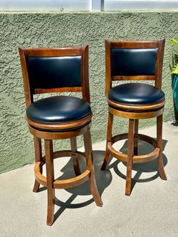 Leather swivel bar stool set