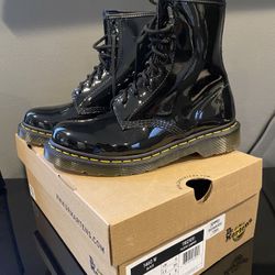 Dr Martens 1460 Women Size 8 - Black Combat Patent Leather Lace Up Boots