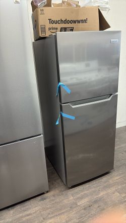 Frigidaire.  10 Cubic Feet. Studio Side 