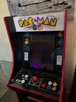 Pac-Man Arcade Game