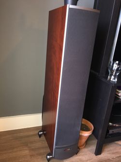 Polk Audio RTi8 speakers