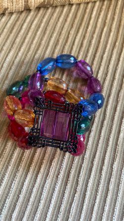 Costume jewelry multiple color bead bracelet
