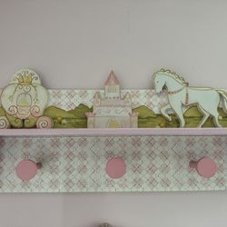 Princess Coat Shelf Hanging 