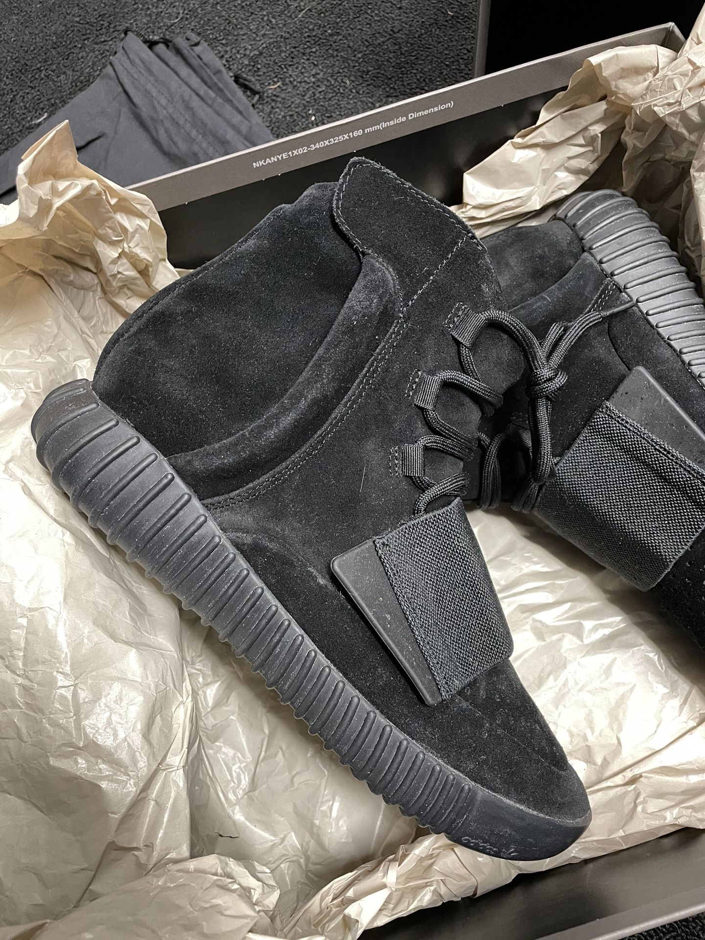 Adidas Yeezy Triple Black 750 size 8 100% Authentic