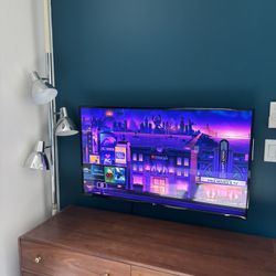 43” LG  TV