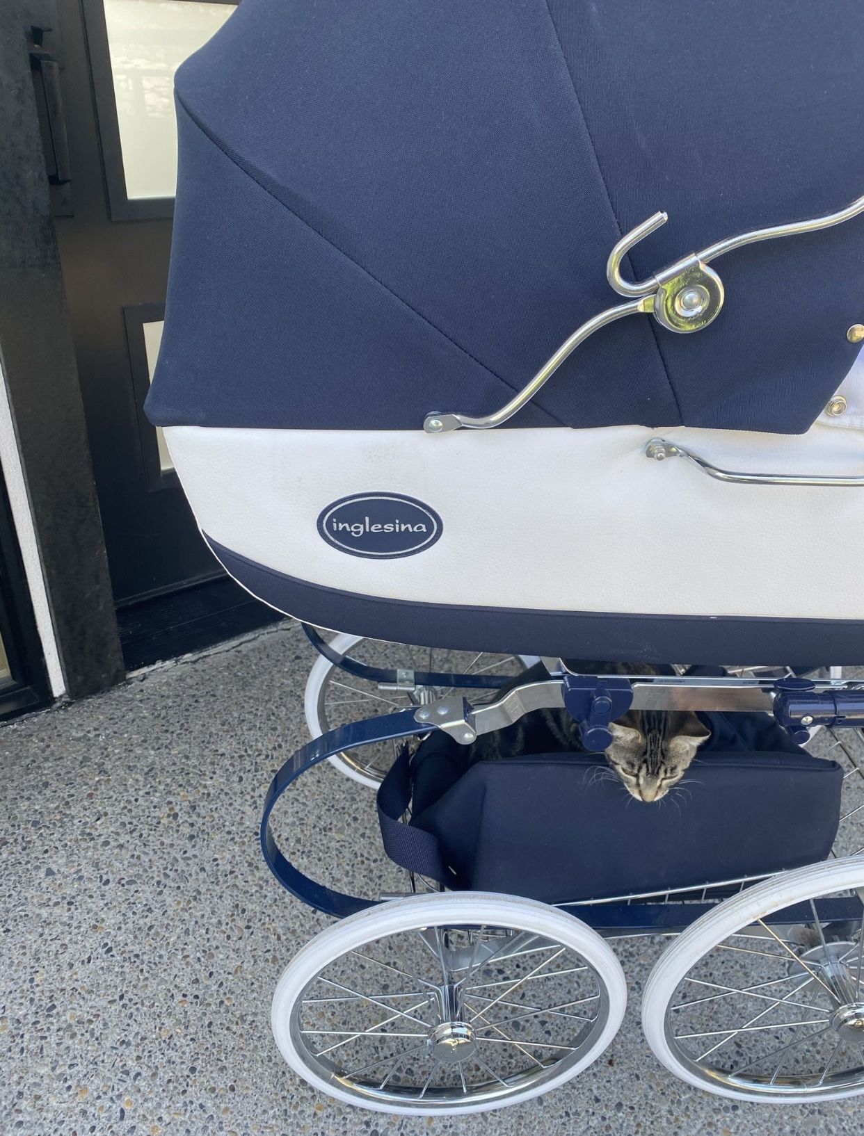 INGLESINA 2011 CLASSICA PRAM AND FRAME WITH DIAPER BAG IN VERNICE
