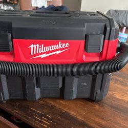 Milwaukee  Wet And Dry Vac  Portable 