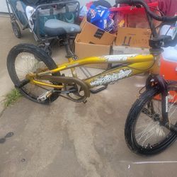 Mongoose Hoop D 20inch Bmx