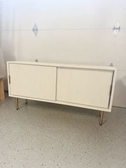 West Elm Quinn Shallow Media Console (48”)