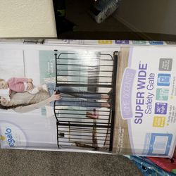 Baby Extra Wide Gate & Baby Crib 