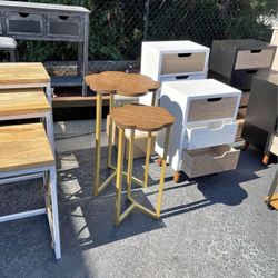 Brand New Daphne Nesting Accent Tables 2pc