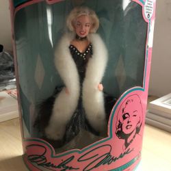 Vintage Marilyn Monroe Collectors Series Spotlight Splendor Doll 