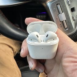 Apple AirPods 2nd Gen A2031 Earbuds