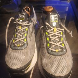 Brooks Mens Dyad 8 Running Size 13