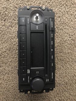 05’ Durango SLT Stock Radio
