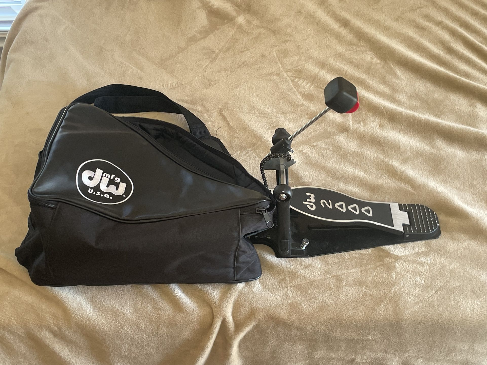 DW 2000 Kick Pedal And DW Pedal Bag