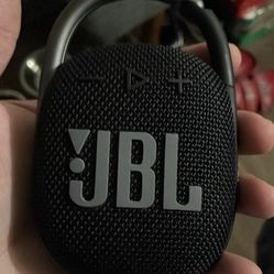 JBL Clip 4