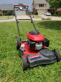 Honda Self Propelled LawnMower ..Starts on first pull