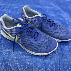 Running Shoes Size 7