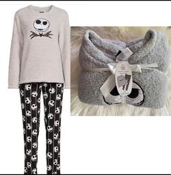 New Disney Women's Nightmare Before Christmas 2 Piece Pajama Set (3X ) Cash & pick up only)