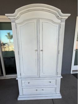 Vintage Stanley Furniture Solid Wood Entertainment Armoire / Storage Cabinet – Distressed White Paint