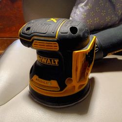 DeWALT Random Orbit Palm Sander 