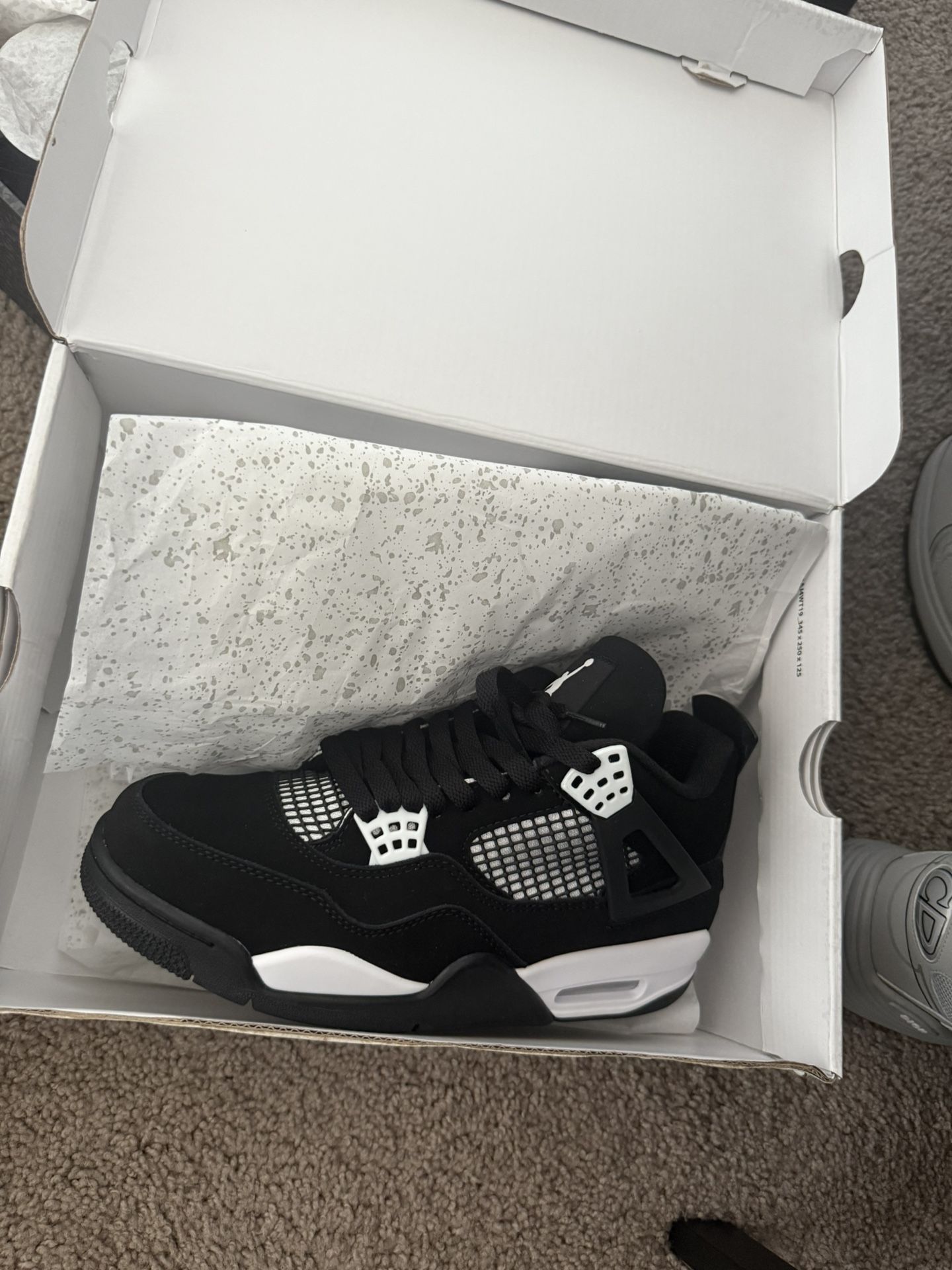 White Thunders 7.5