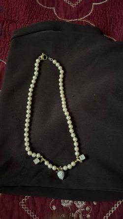Collar de perlas con dijes de plata 925