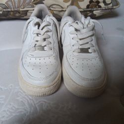White Airforces 1