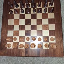 DRUEKE WOODEN CHESS SET. ORIGINAL 