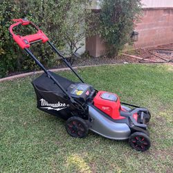 Milwaukee M18 FUEL Brushless Cordless 21 in. Walk Behind Dual Battery Self-Propelled Mower (Tool-Only)