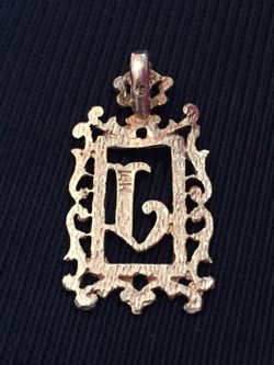 14k solid gold J " pendants grams :1