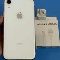 IPhone XR (128gb) White UNLOCKED 