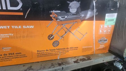 Ridgid 10in wet tile saw w/8 extra blades