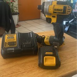 Dewalt 20v Impact Gun Used But On really good Condition Work Perfect Whit Charger And One Battery