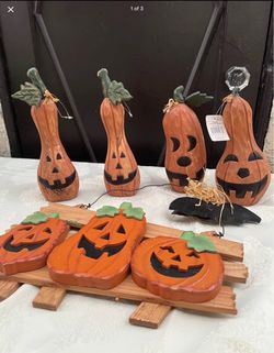 Wooden Halloween Jack-O-Lantern Pumpkin Decor Set