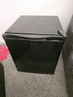 Mini refrigerator