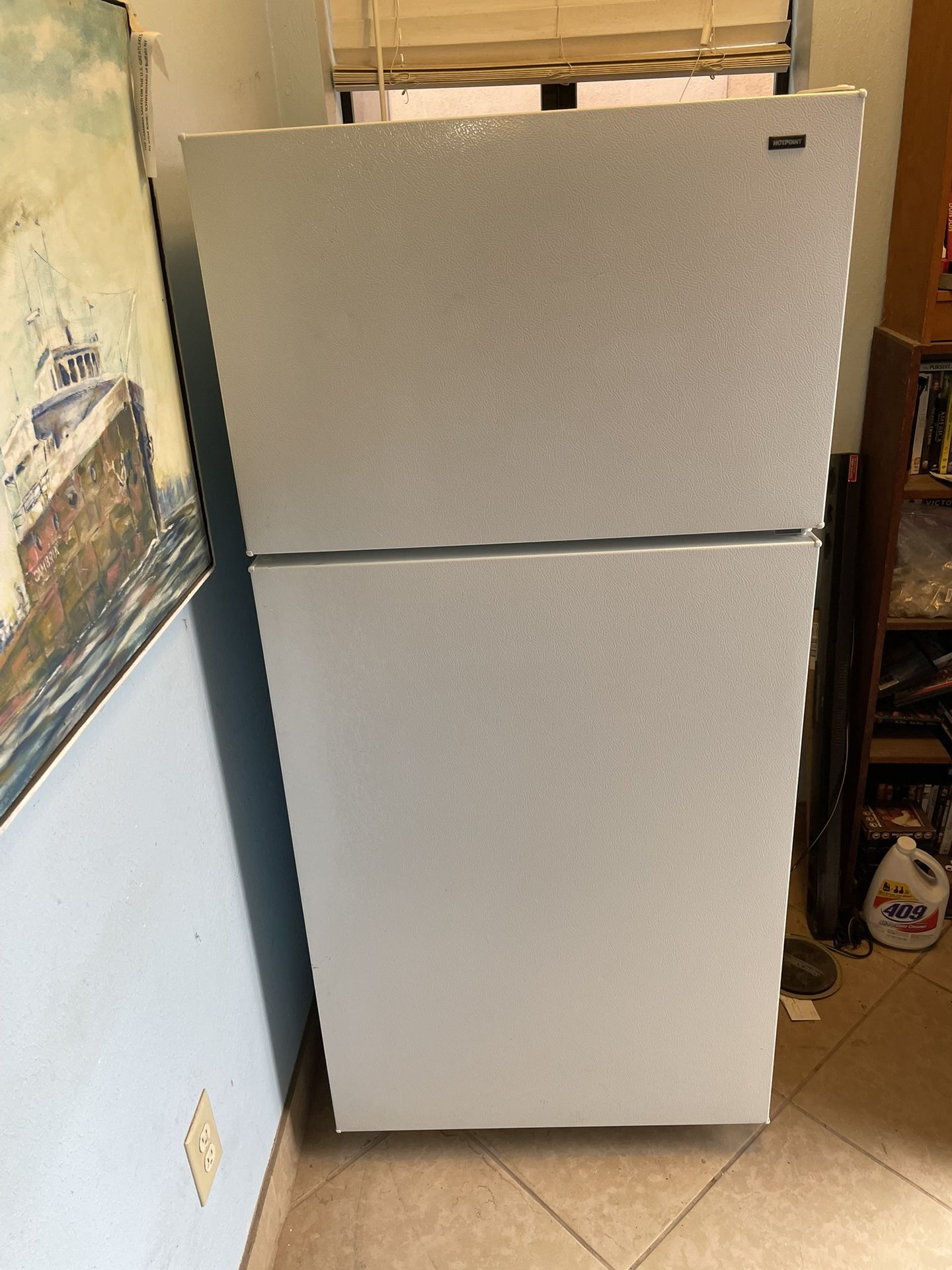 Hot point Apartment refrigerator