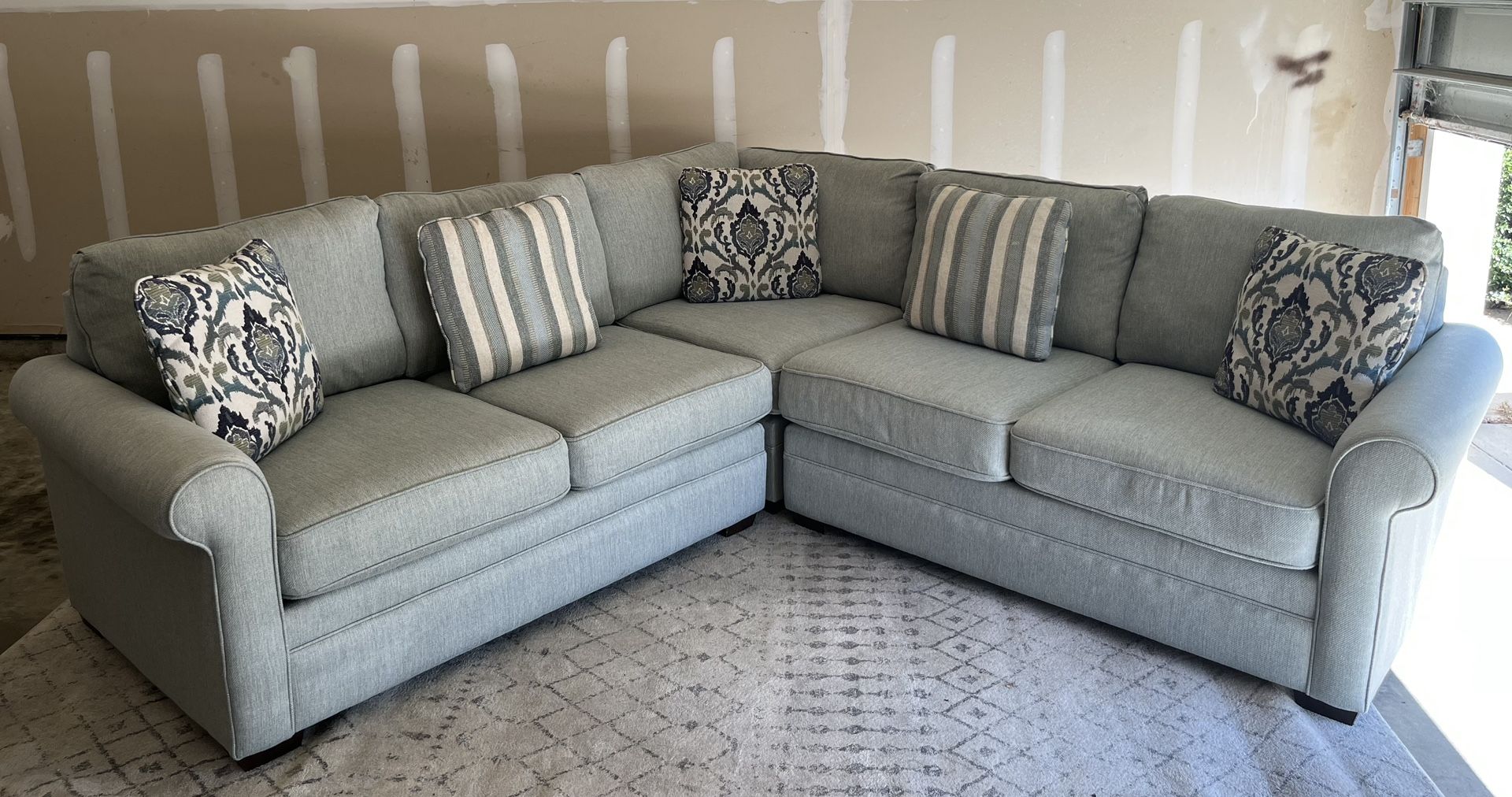 Beautiful Sectional Couch!😍