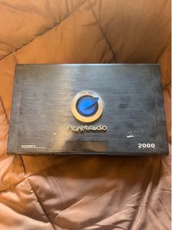 Planet audio amplifier