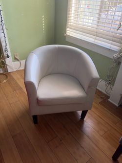 White mini couch