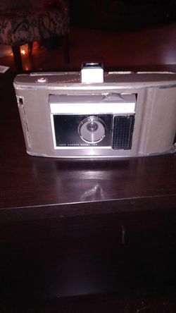 Polaroid land camera model j66