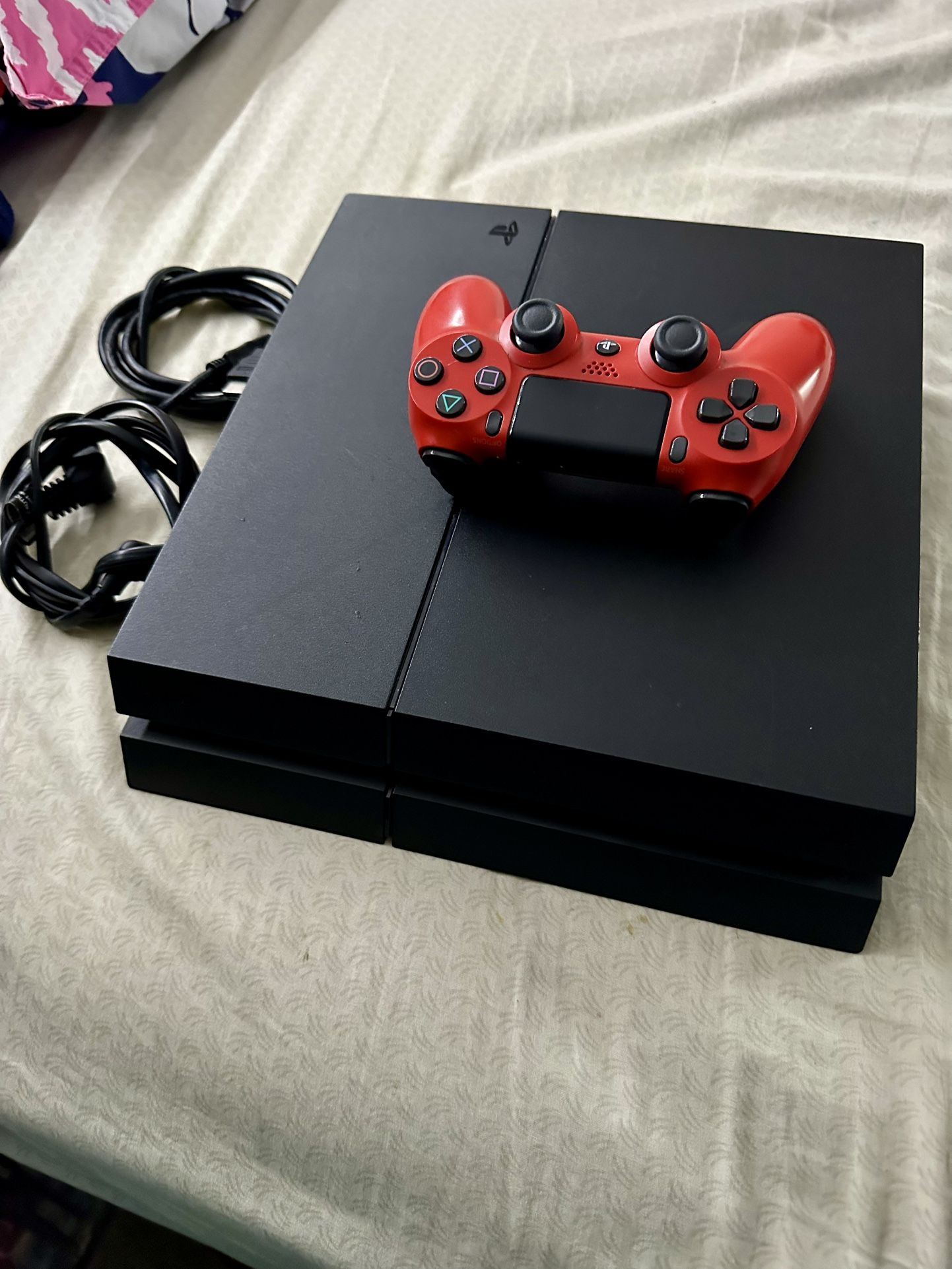 Sony PLAYSTATION 4 500gb With Controller & HDMI In Good Condition
