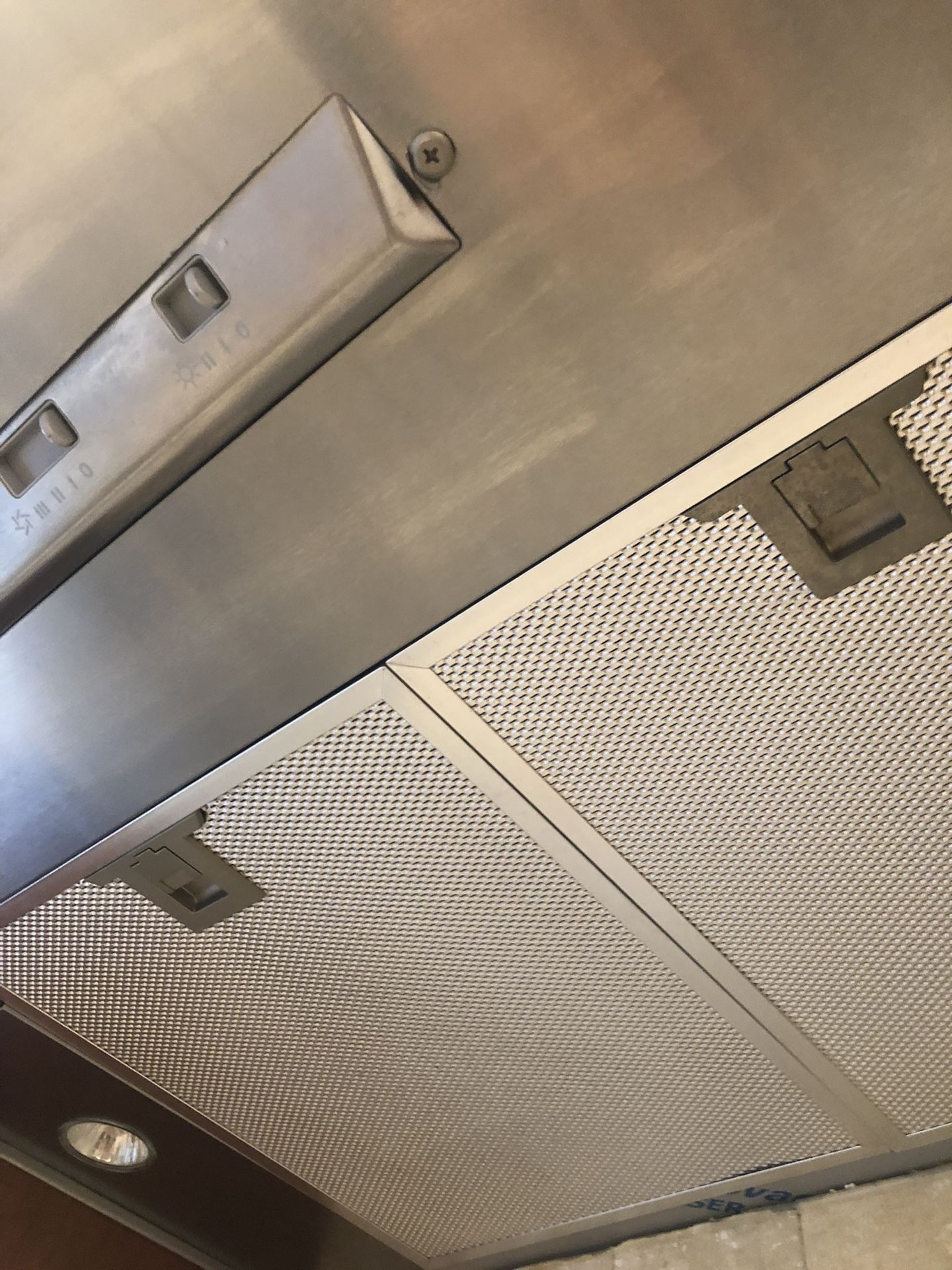 30” Zephyr Tamburo Under-cabinet Designer Hood With Crescent Body