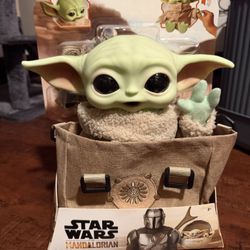 Star Wars Mandalorian ‘The Child’ Premium Plush Bundle 